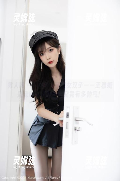 秀人网 - 不怕冷的活泼女汉子——王雅姗是我皮衣套图分享究竟有多帅气！