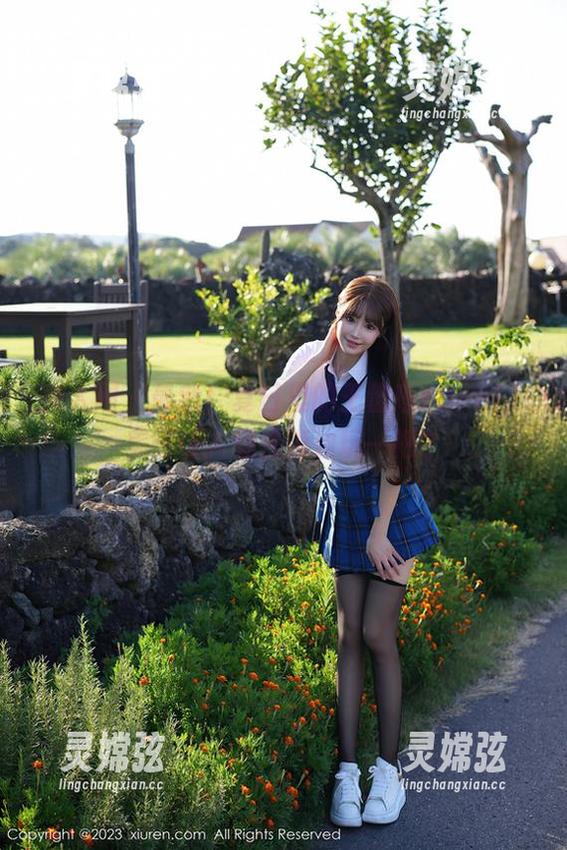 秀人网 - 最新！夏日里的王馨瑶Yanni，美图让人想去海边玩一把？
