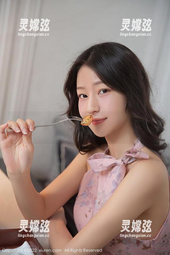 秀人网 - 圣诞的琳琳ailin，高清图集：为谁而艳丽啊？