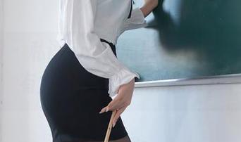 秀人网 – 私语baby的黑色私房，看得我有点懵，有点……心痒？