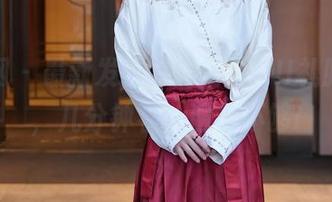 秀人网 – 最新发布，肉晴MINI礼服写真，几分钟看一遍也不够!