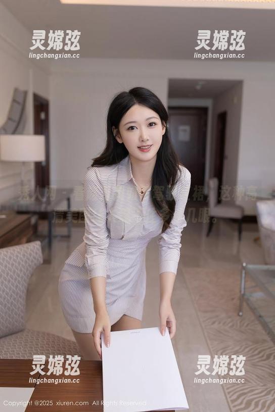 秀人网 - 看赵万灵如何驾驭红裙，这种高清美图让人忍不住多看几眼。