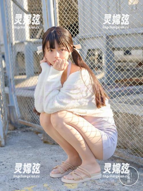 稚乖画册 - 更新！赤西夜夜的修女写真集，你见过穿裙子打坐的吗？