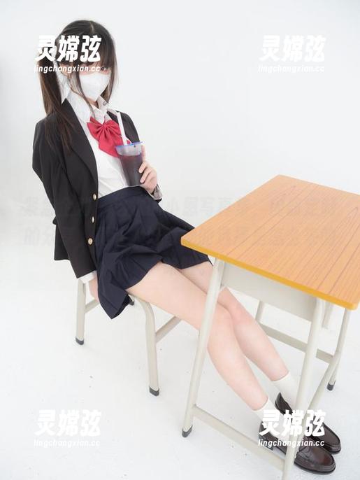 紧急企划 - 这次的小恩写真集，内部定制的分享，真让人好奇她的选择是怎么来的，哈哈。