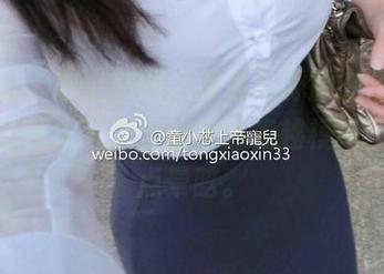 微密圈 – 刚上新图，紫色哒豚豚在浴缸里，围绕着水汽这个设定越想越模糊，一点点晕眩。