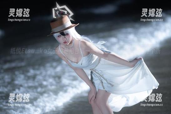 纸悦Etsu_ko女王的私拍合集——让人忍不住想给封面打个折扣，咋就这么辣呢？