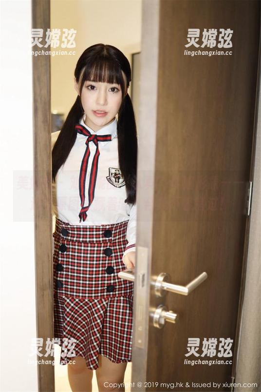 美媛馆 - 刘雪妮的‘认真’学姐形象——这些原图里藏着啥，合集不容错过！