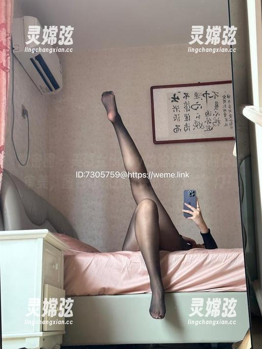微密圈 - 美邵女Baby的油亮袜挑战你的审美，图包让你找到快乐的‘油’门！