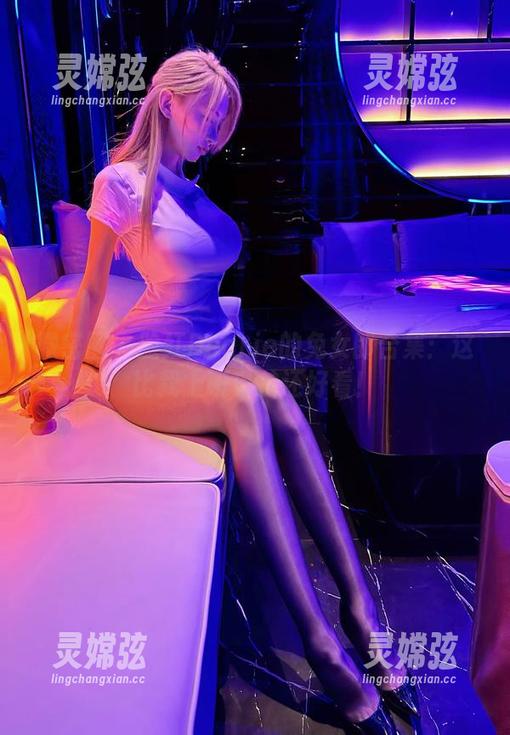 微密圈 - 脸红Dearie的兔女郎合集：这比我上班自拍还好看！