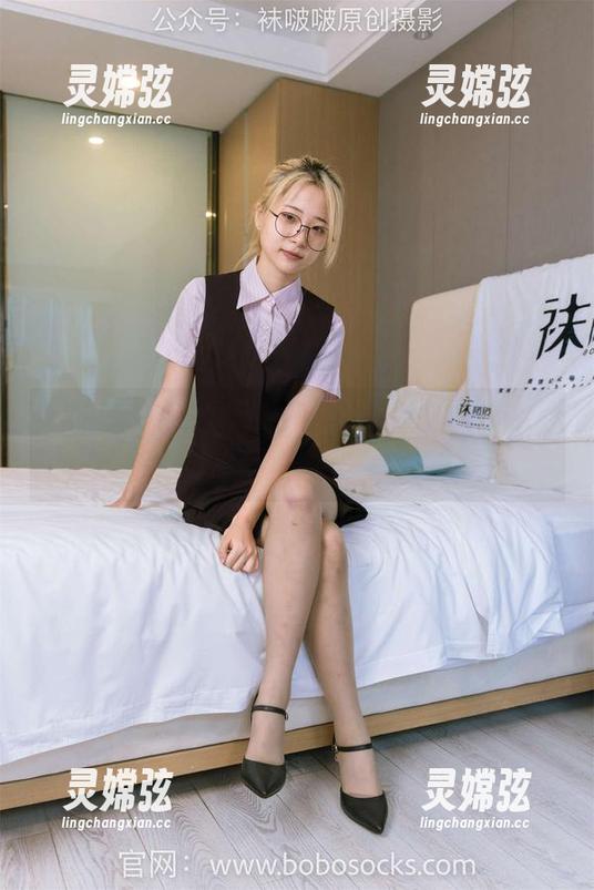 袜啵啵 - 这么惊艳的菠萝JK制服图集，赶快分享！要不然我会吃醋哦