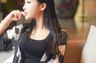 青豆客 – 这才叫施忆佳的高跟鞋写真集，下载后小心被美丽绊倒！