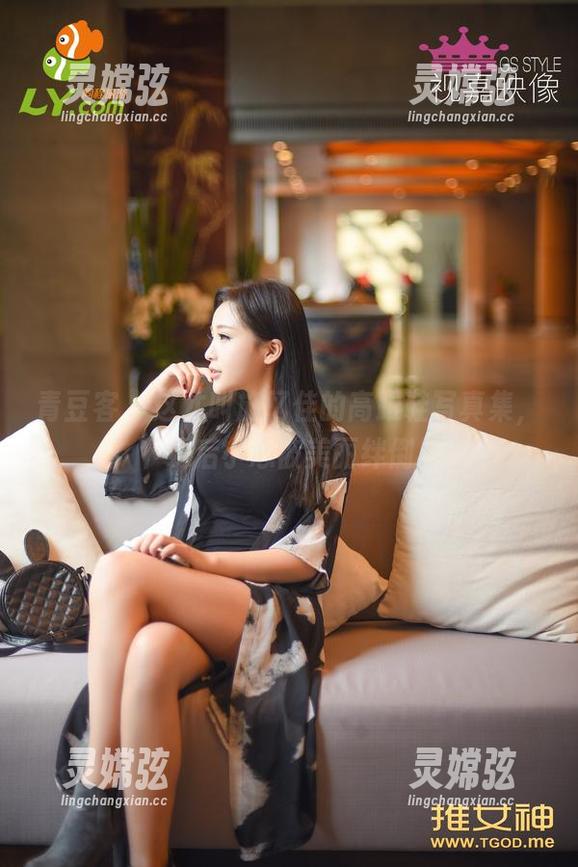 青豆客 - 这才叫施忆佳的高跟鞋写真集，下载后小心被美丽绊倒！
