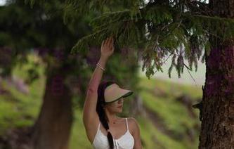 微密圈 – 随手一看，鹿瑶在线的油亮生图，让我不自觉流口水…真该减肥了。